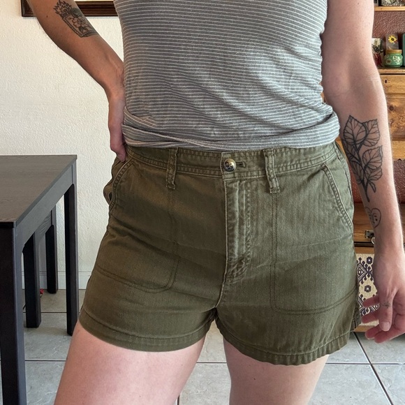 Madewell Green Shorts - Picture 1 of 5
